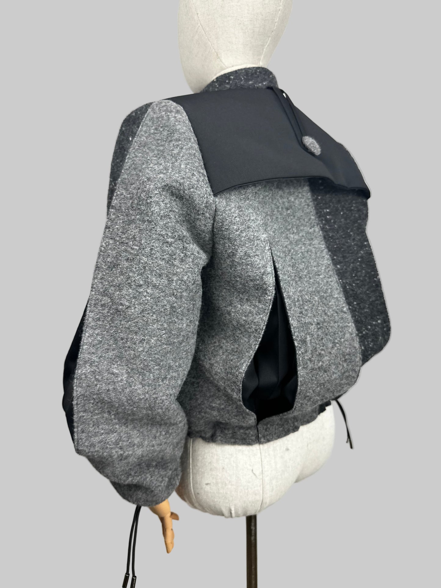 Bomber SOVIE Premium - Contrasti Grigi e Nero con Collo alla Coreana